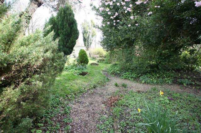  Image of 5 Bedroom Detached for sale at DEVIZES SN10 DEVIZES, SN10 1DD