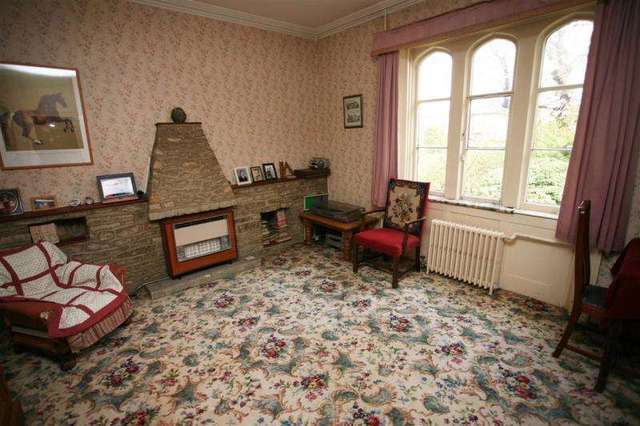  Image of 5 Bedroom Detached for sale at DEVIZES SN10 DEVIZES, SN10 1DD