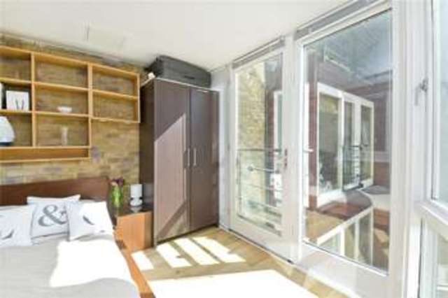  Image of 2 Bedroom Flat for sale at London  Essex Road, N1 2TH