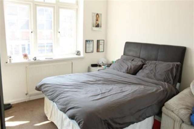  Image of 2 Bedroom Flat to rent at Potters Bar, EN6 4HX