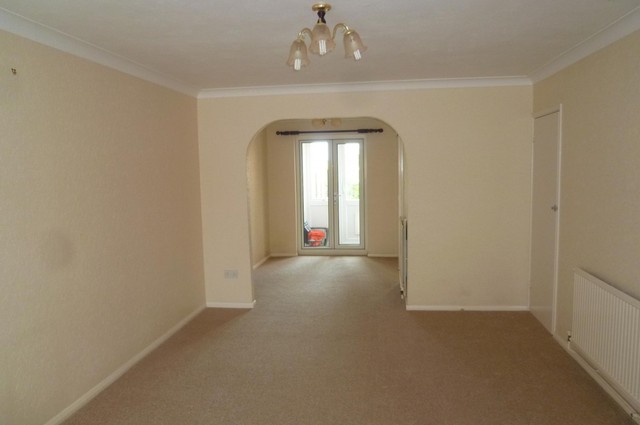  Image of 3 Bedroom Detached to rent at Bognor Regis, PO22 9QN