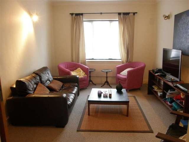  Image of 2 Bedroom Town House to rent at The Plummery Blakes Cottages Reading, RG1 3JQ