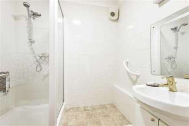  Image of 2 Bedroom Property for sale at The Vineries Hove Hove, BN3 1PY
