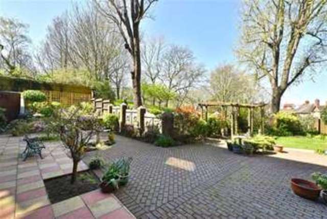  Image of 2 Bedroom Property for sale at The Vineries Hove Hove, BN3 1PY