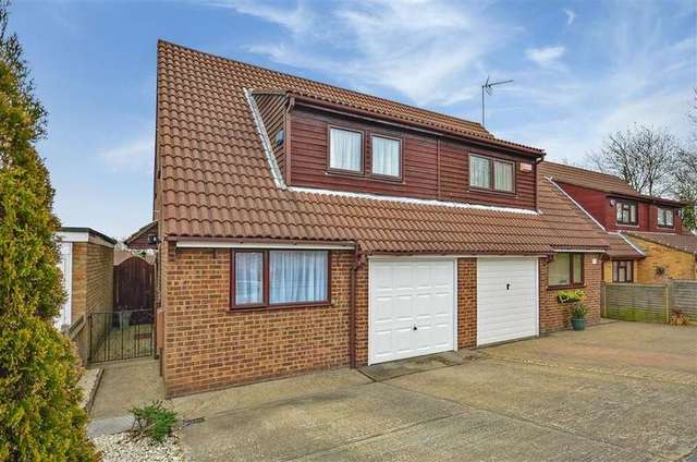  Image of 3 Bedroom Semi-Detached for sale at Walderslade Woods Chatham Chatham, ME5 9HH