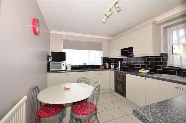  Image of 3 Bedroom Semi-Detached for sale at Walderslade Woods Chatham Chatham, ME5 9HH