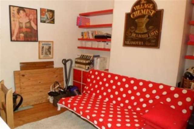  Image of 3 Bedroom Detached to rent at London, SE18 6SA