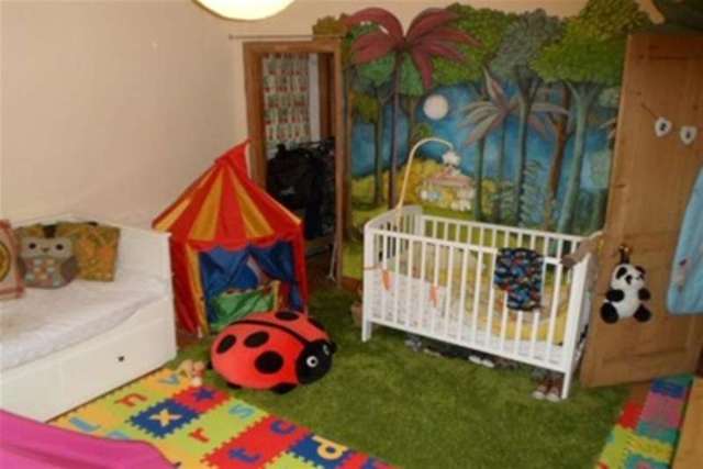  Image of 3 Bedroom Detached to rent at London, SE18 6SA