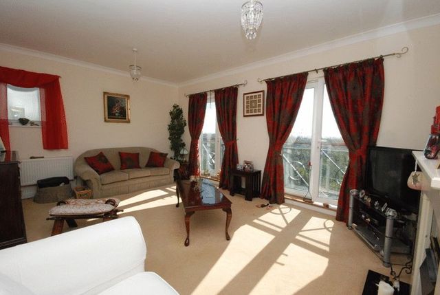  Image of 4 Bedroom Semi-Detached for sale at Aberdeen Avenue Manadon Park Plymouth, PL5 3UW