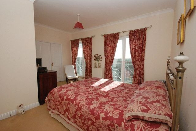  Image of 4 Bedroom Semi-Detached for sale at Aberdeen Avenue Manadon Park Plymouth, PL5 3UW