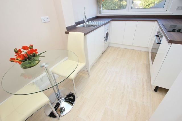  Image of 2 Bedroom Flat to rent at Bath Road  Bournemouth, BH1 2NL