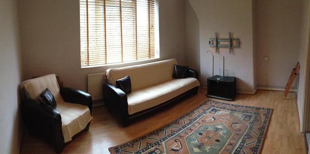  Image of 2 Bedroom Flat to rent at London, N1 7PD