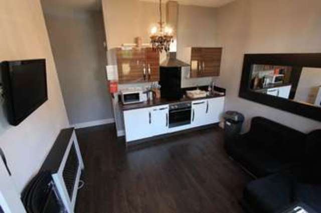  Image of 2 Bedroom Flat to rent at 4 Cecil Road  Bournemouth, BH5 1DU