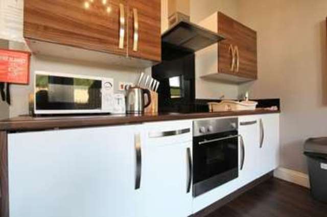  Image of 2 Bedroom Flat to rent at 4 Cecil Road  Bournemouth, BH5 1DU