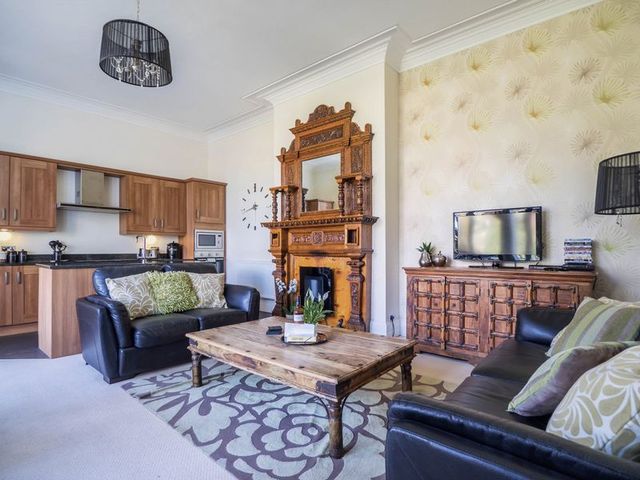  Image of 2 Bedroom Flat for sale at Cliff Avenue Array Cromer, NR27 0AN