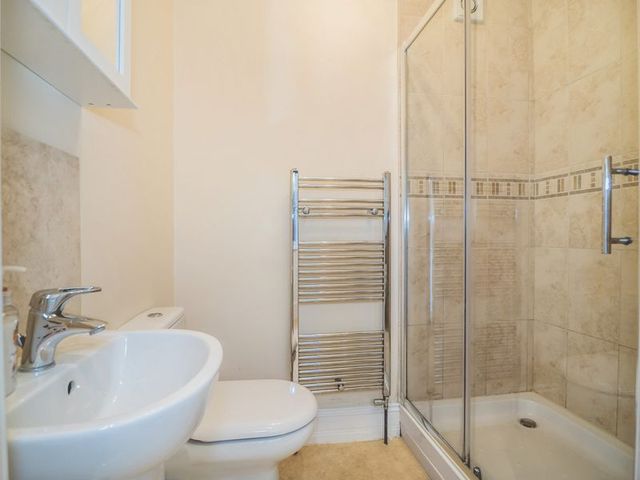  Image of 2 Bedroom Flat for sale at Cliff Avenue Array Cromer, NR27 0AN