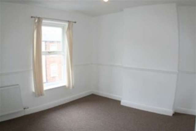  Image of 2 Bedroom Terraced to rent at Warrington, WA4 1BE