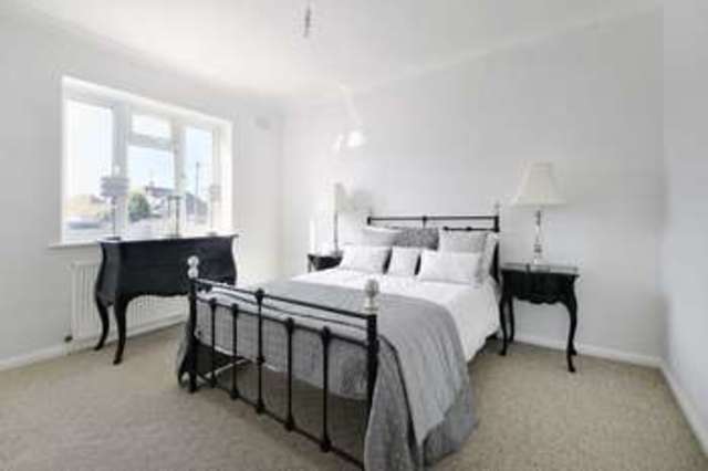  Image of 3 Bedroom Bungalow for sale at Dawes Close  Worthing, BN11 2LB