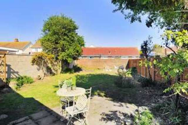  Image of 3 Bedroom Bungalow for sale at Dawes Close  Worthing, BN11 2LB