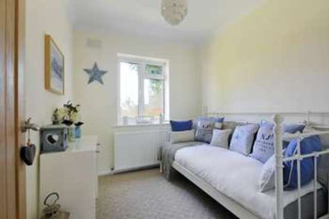  Image of 3 Bedroom Bungalow for sale at Dawes Close  Worthing, BN11 2LB
