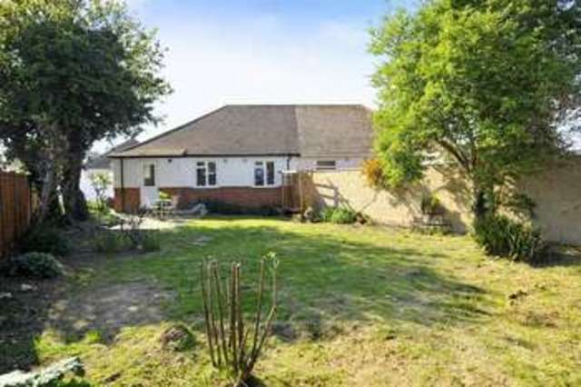  Image of 3 Bedroom Bungalow for sale at Dawes Close  Worthing, BN11 2LB