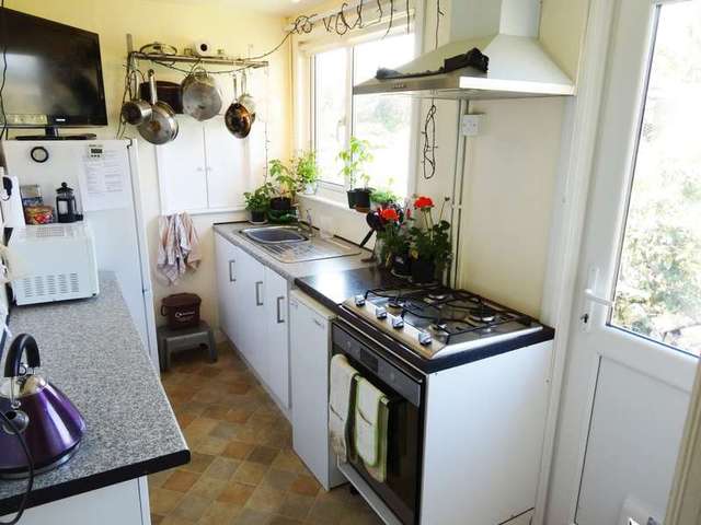  Image of 2 Bedroom Bungalow for sale at Duck Lane Limington Yeovil, BA22 8EL