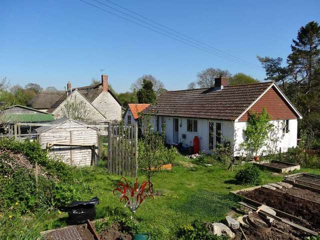  Image of 2 Bedroom Bungalow for sale at Duck Lane Limington Yeovil, BA22 8EL