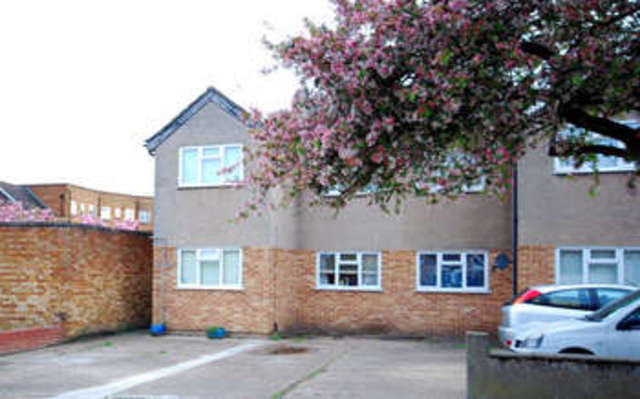  Image of 2 Bedroom Property to rent at RM14 3EA  Cranham, RM14 3EA