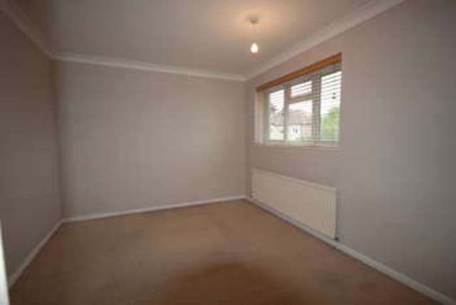 Image of 2 Bedroom Property to rent at RM14 3EA  Cranham, RM14 3EA