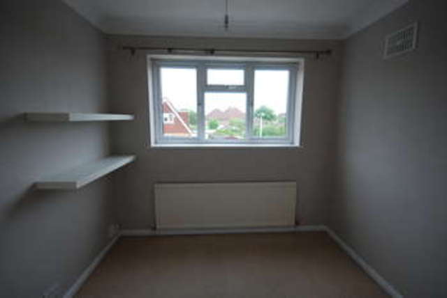  Image of 2 Bedroom Property to rent at RM14 3EA  Cranham, RM14 3EA