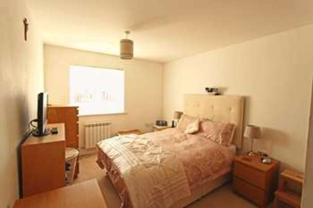  Image of 2 Bedroom Flat for sale at Falcon Way  Bourne, PE10 0GR