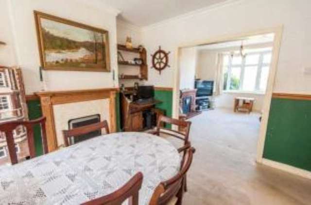  Image of 3 Bedroom Detached for sale at Farnham Surrey Heath End, GU9 9EY
