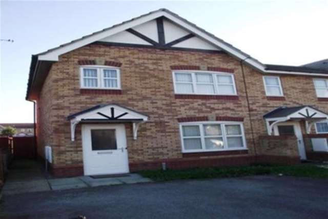 Image of 3 Bedroom Detached to rent at Prestatyn, LL19 8YD