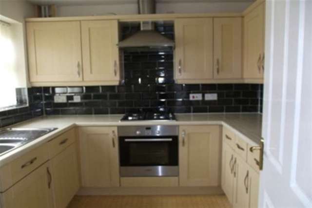  Image of 3 Bedroom Detached to rent at Bury, BL9 9GA