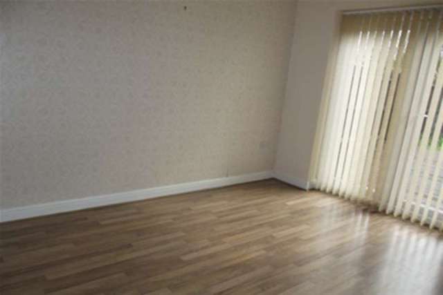  Image of 3 Bedroom Detached to rent at Bury, BL9 9GA