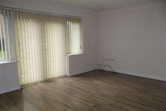 Image of 3 Bedroom Detached to rent at Bury, BL9 9GA