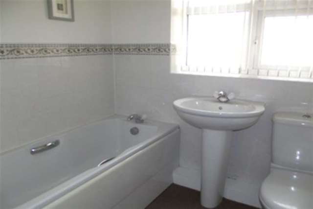  Image of 3 Bedroom Detached to rent at Bury, BL9 9GA