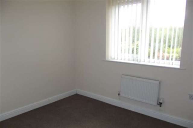  Image of 3 Bedroom Detached to rent at Bury, BL9 9GA