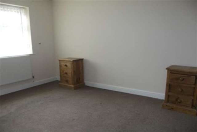  Image of 3 Bedroom Detached to rent at Bury, BL9 9GA