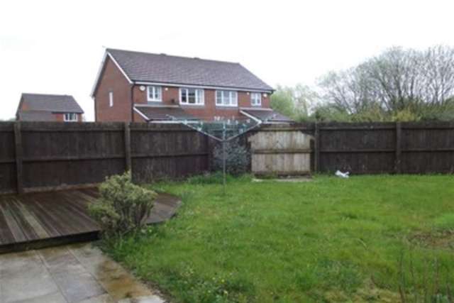  Image of 3 Bedroom Detached to rent at Bury, BL9 9GA