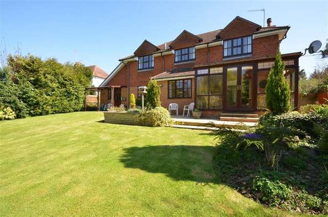  Image of 3 Bedroom Detached for sale at Shamley Green Guildford Guildford, GU5 0RT