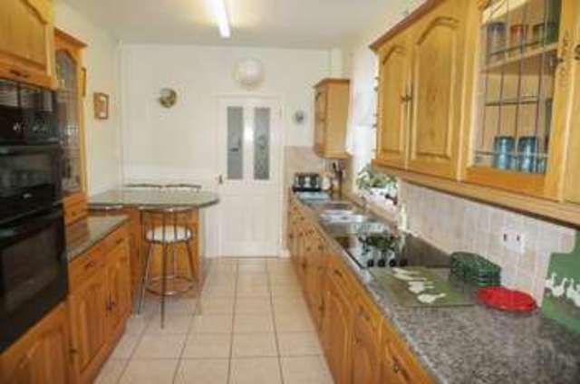  Image of 4 Bedroom Detached for sale at Hamilton Road  Taunton, TA1 2EP
