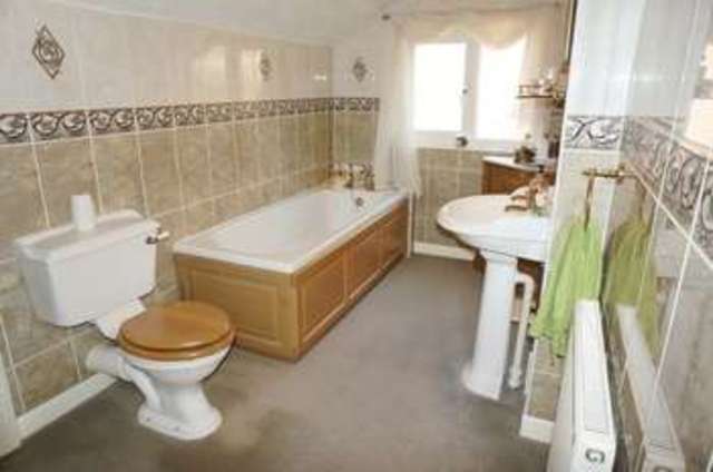  Image of 4 Bedroom Detached for sale at Hamilton Road  Taunton, TA1 2EP
