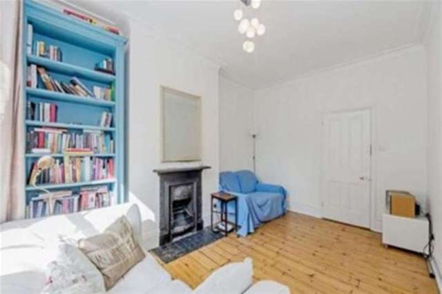  Image of 2 Bedroom Flat to rent at London, W6 7EW