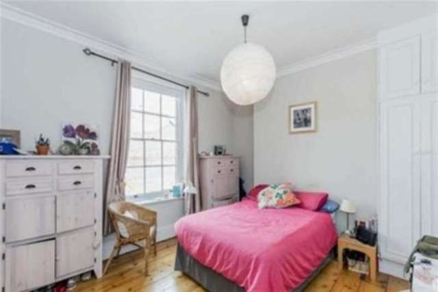  Image of 2 Bedroom Flat to rent at London, W6 7EW