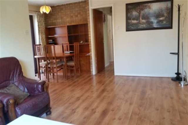  Image of 3 Bedroom Bungalow to rent at Sheffield, S20 2PZ