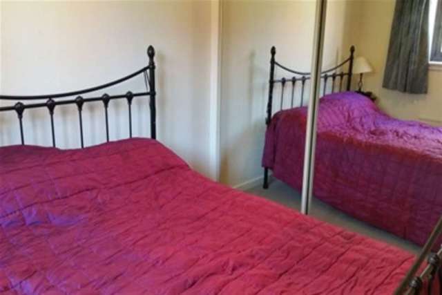  Image of 3 Bedroom Bungalow to rent at Sheffield, S20 2PZ