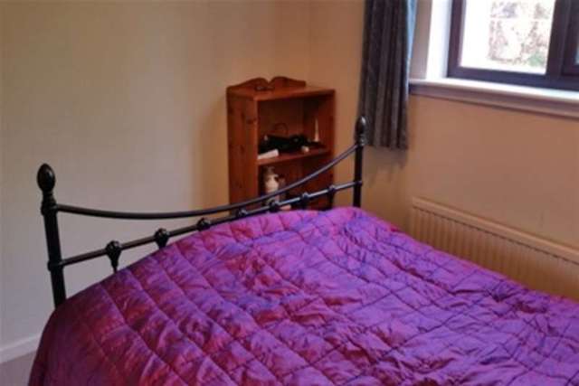  Image of 3 Bedroom Bungalow to rent at Sheffield, S20 2PZ