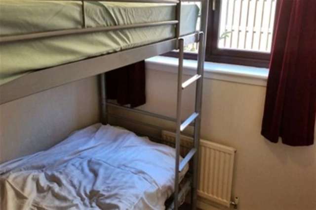  Image of 3 Bedroom Bungalow to rent at Sheffield, S20 2PZ