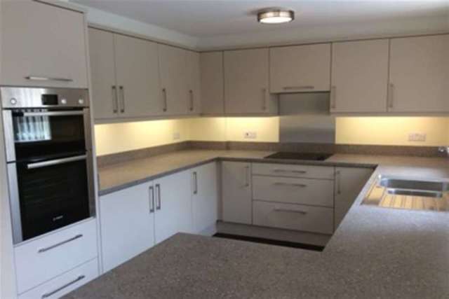  Image of 3 Bedroom Terraced to rent at Westerham, TN16 1EG
